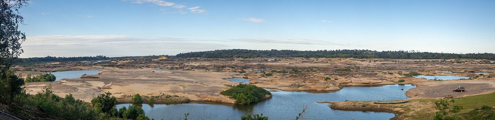 The Mekong bedrock at Sam Phan Bok in the dry season
